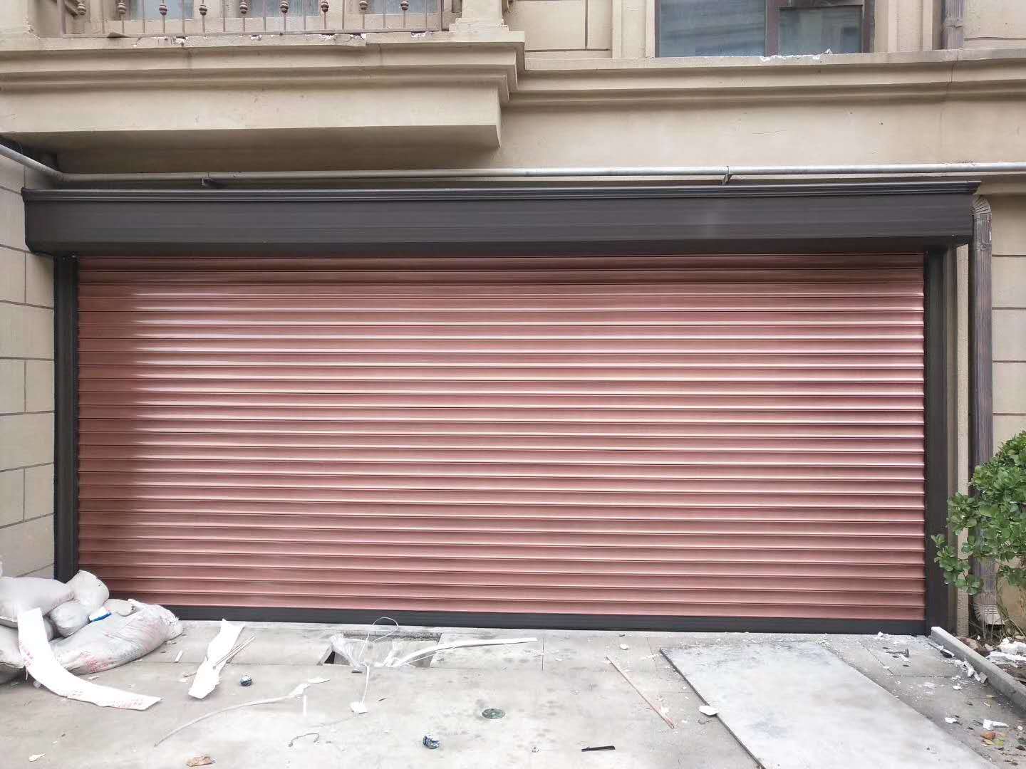 如何選擇適合家庭使用的快速卷簾？